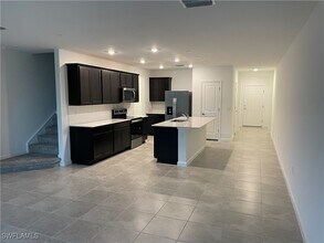 1519 Fells Cove Ln in Cape Coral, FL - Building Photo - Building Photo