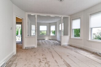 76 Walnut St in Natick, MA - Building Photo - Building Photo