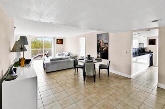 2560 S Ocean Blvd in Palm Beach, FL - Building Photo - Building Photo