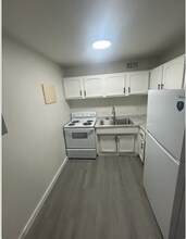 9932 E 36th St S, Unit 2 in Independence, MO - Building Photo - Building Photo