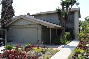 1206 Agate St in Redondo Beach, CA - Building Photo