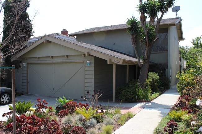 1206 Agate St in Redondo Beach, CA - Building Photo - Building Photo