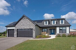 1469 Starfish Ln in Sycamore, IL - Building Photo