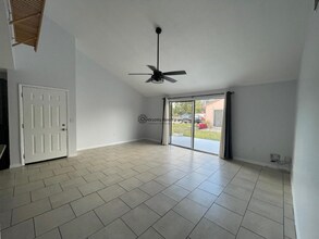 7011-7013 Brentford Rd in Sarasota, FL - Building Photo - Building Photo