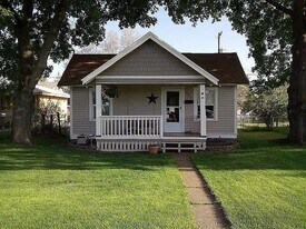 627 W Providence Ave in Spokane, WA - Building Photo