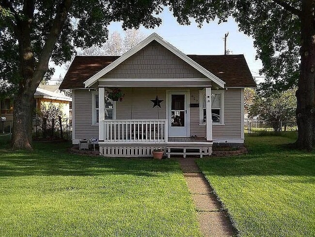 property at 627 W Providence Ave