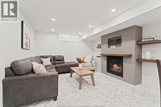 3063 Betts Ave in Windsor, ON - Building Photo - Building Photo