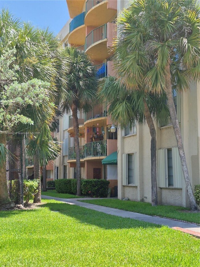 property at 9320 Fontainebleau Blvd