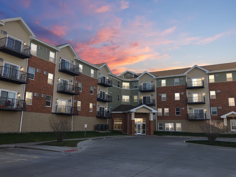 Laverne Apartments in Ames, IA - Foto de edificio