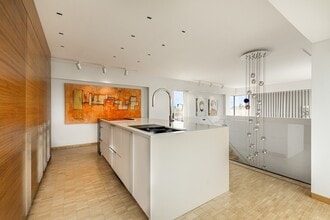 2600 Ave Pierre-Dupuy in Montréal, QC - Building Photo - Building Photo