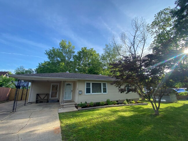 property at 702 Richmond Ave