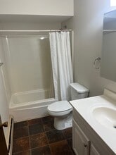 33 Stewart St, Unit Stewart 5 in Hubbard, OH - Building Photo - Building Photo