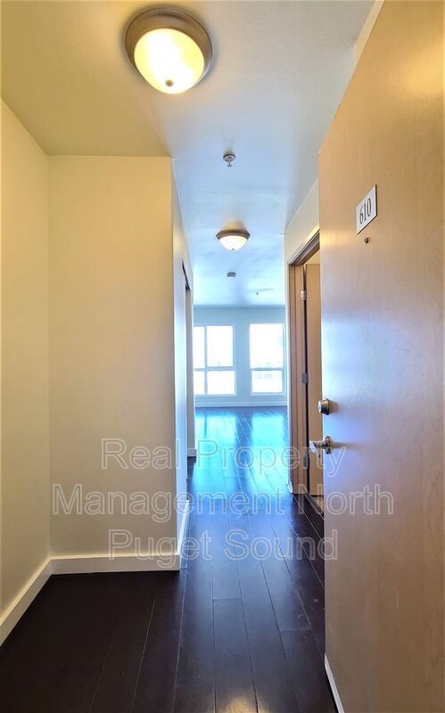 2824 Grand Ave in Everett, WA - Foto de edificio - Building Photo