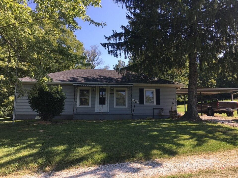 315 W Depot St in Ellettsville, IN - Building Photo