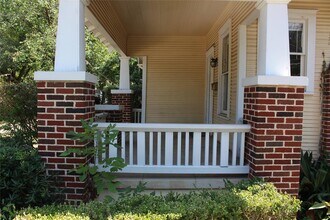 2826 Salado St in Austin, TX - Building Photo - Building Photo