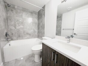 8805 Carson Way SW in Edmonton, AB - Building Photo - Building Photo