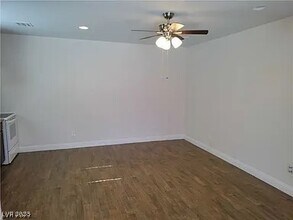 5081 N Pioneer Way in Las Vegas, NV - Building Photo - Building Photo