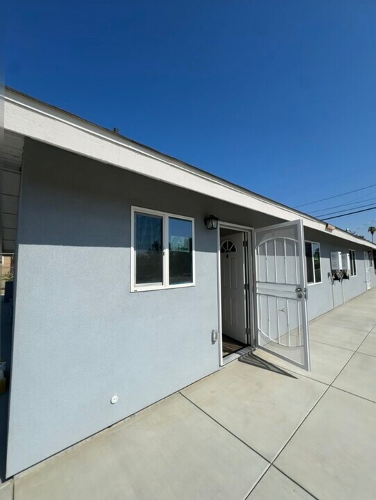 1128 Jefferson St in Bakersfield, CA - Foto de edificio