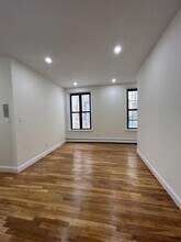 293 Central Prk W in New York, NY - Building Photo - Building Photo