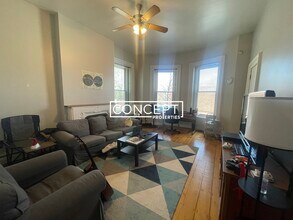 8 Centre St in Boston, MA - Building Photo - Building Photo