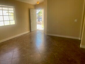 5424 Eagle Claw Ave in Las Vegas, NV - Building Photo - Building Photo