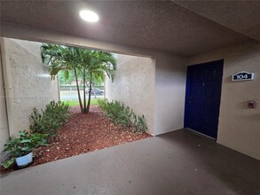 10421 SW 157th Pl in Miami, FL - Building Photo - Building Photo