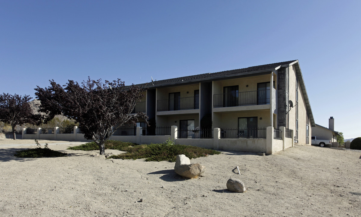 16471 Wato Rd in Apple Valley, CA - Building Photo