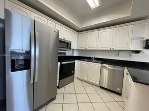 3500 Coral Wy in Miami, FL - Building Photo - Building Photo