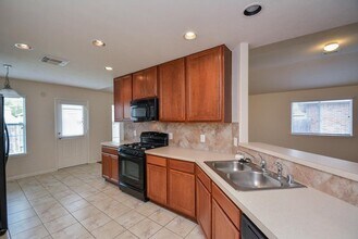 8334 Loetsch Ridge Way in Spring, TX - Building Photo - Building Photo