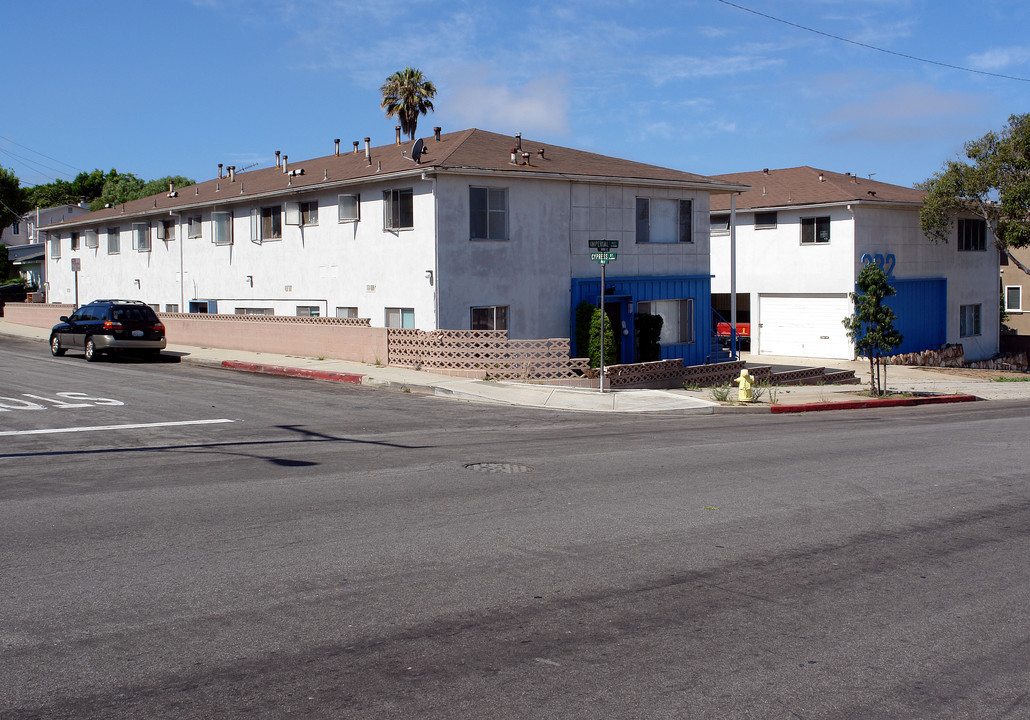 332 E Imperial Ave in El Segundo, CA - Foto de edificio