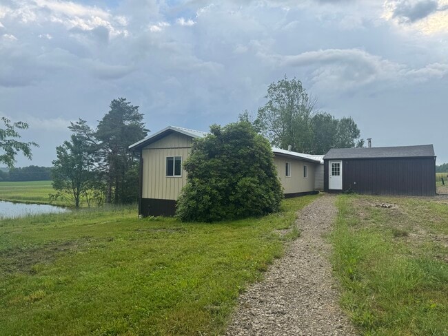 property at 7235 Henrietta Rd