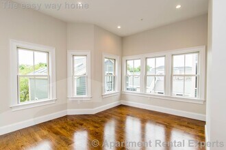 124 Columbia St, Unit #3 in Cambridge, MA - Building Photo - Building Photo