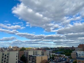 1527 Bryant Avenue in Bronx, NY - Foto de edificio - Building Photo