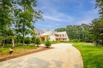 26 Green Hollow Rd in East Hampton, NY - Building Photo - Building Photo