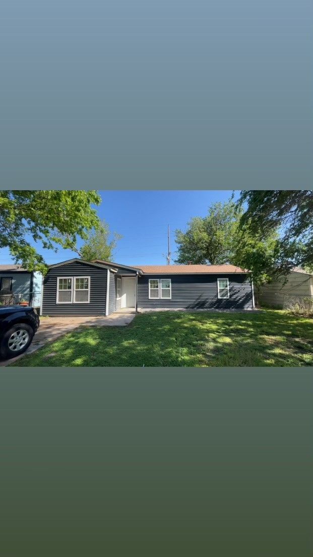 property at 2711 SW G Ave