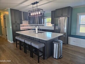 5253 Collins Dr in Panama City, FL - Building Photo - Building Photo