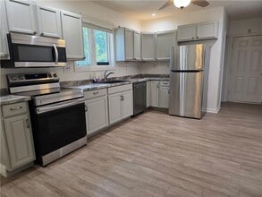 2 Chapel Ln in Lincoln, RI - Building Photo - Building Photo