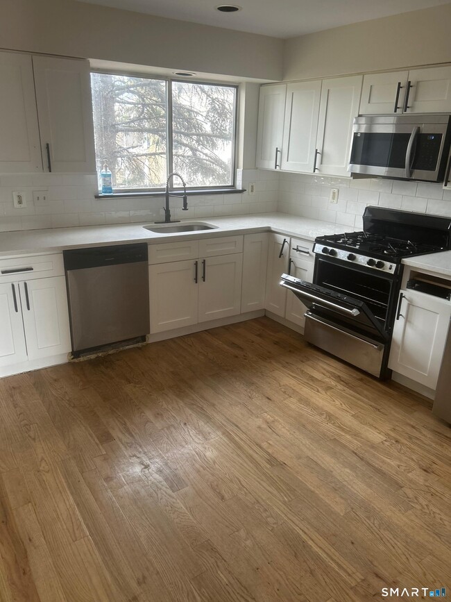 204 Wheeler Ave in Bridgeport, CT - Building Photo - Building Photo