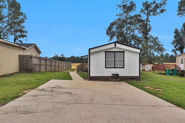 84 Ridgeway Dr in Conroe, TX - Building Photo - Building Photo