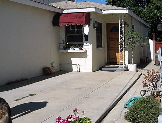 property at 1733 Speyer Ln