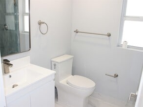 522 SE 20th Ct in Boynton Beach, FL - Foto de edificio - Building Photo