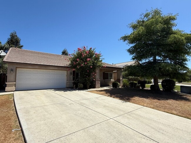 9318 Manihiki Ave in Bakersfield, CA - Building Photo - Building Photo