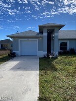 2213 Hogan Dr in Lehigh Acres, FL - Building Photo