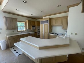 1055 Tanager Hl in Wayzata, MN - Building Photo - Building Photo