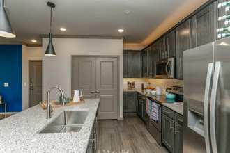 Sapphire Bay in Baytown, TX - Building Photo - Interior Photo