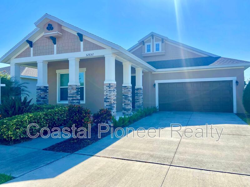 32652 Coldwater Creek Loop in Wesley Chapel, FL - Building Photo