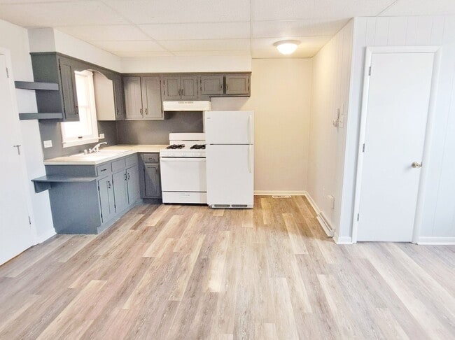 9 Baltimore St in Codorus, PA - Building Photo - Building Photo
