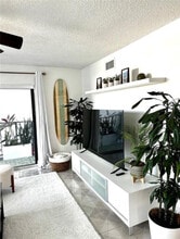 1975 SE 3rd St in Deerfield Beach, FL - Foto de edificio - Building Photo