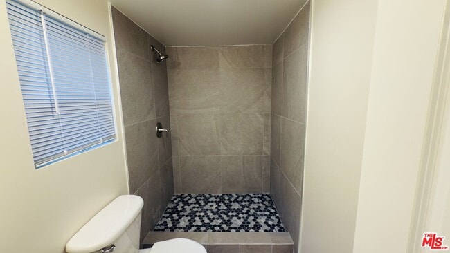 385 Redondo Ave in Long Beach, CA - Building Photo - Building Photo