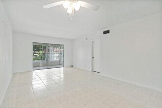 21 Abbey Ln in Delray Beach, FL - Building Photo - Building Photo